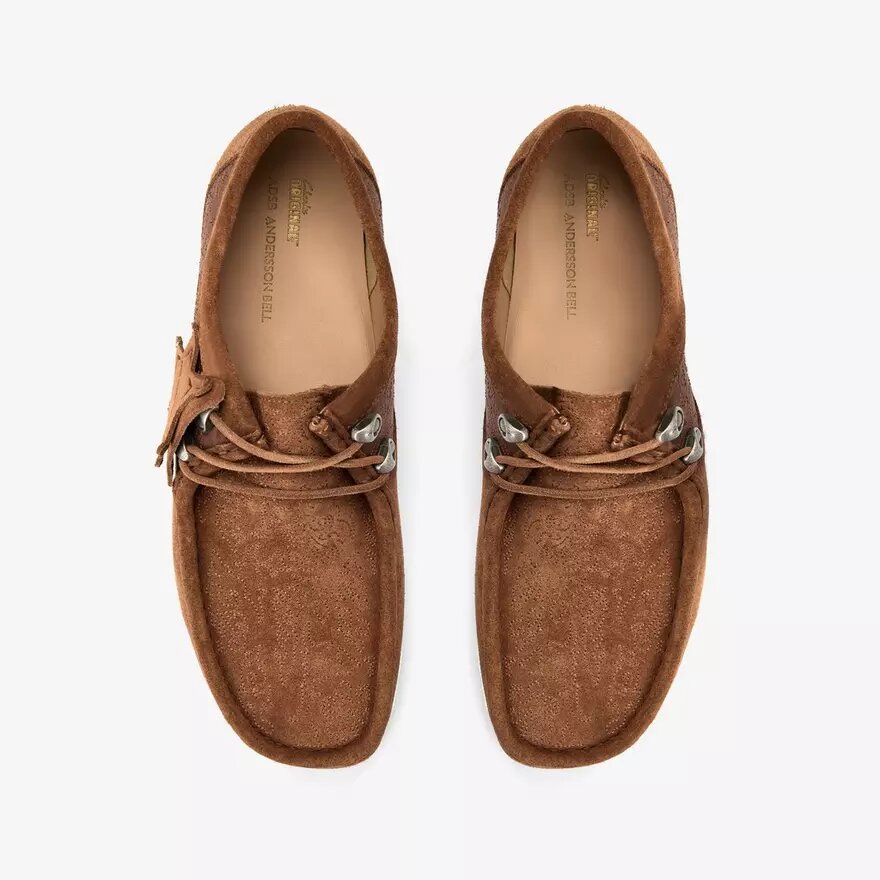 Andersson Bell X Wallabee: bordado en color tostado Andersson Bell X Wallabee: bordado en color tostado