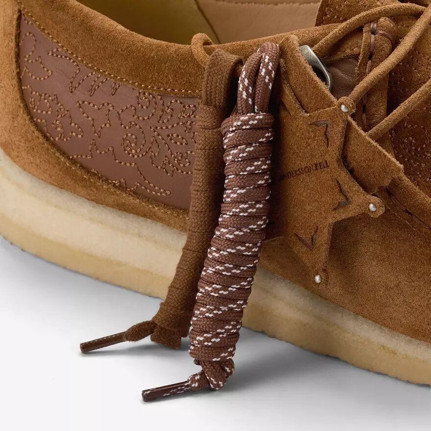 Andersson Bell X Wallabee: bordado en color tostado Andersson Bell X Wallabee: bordado en color tostado