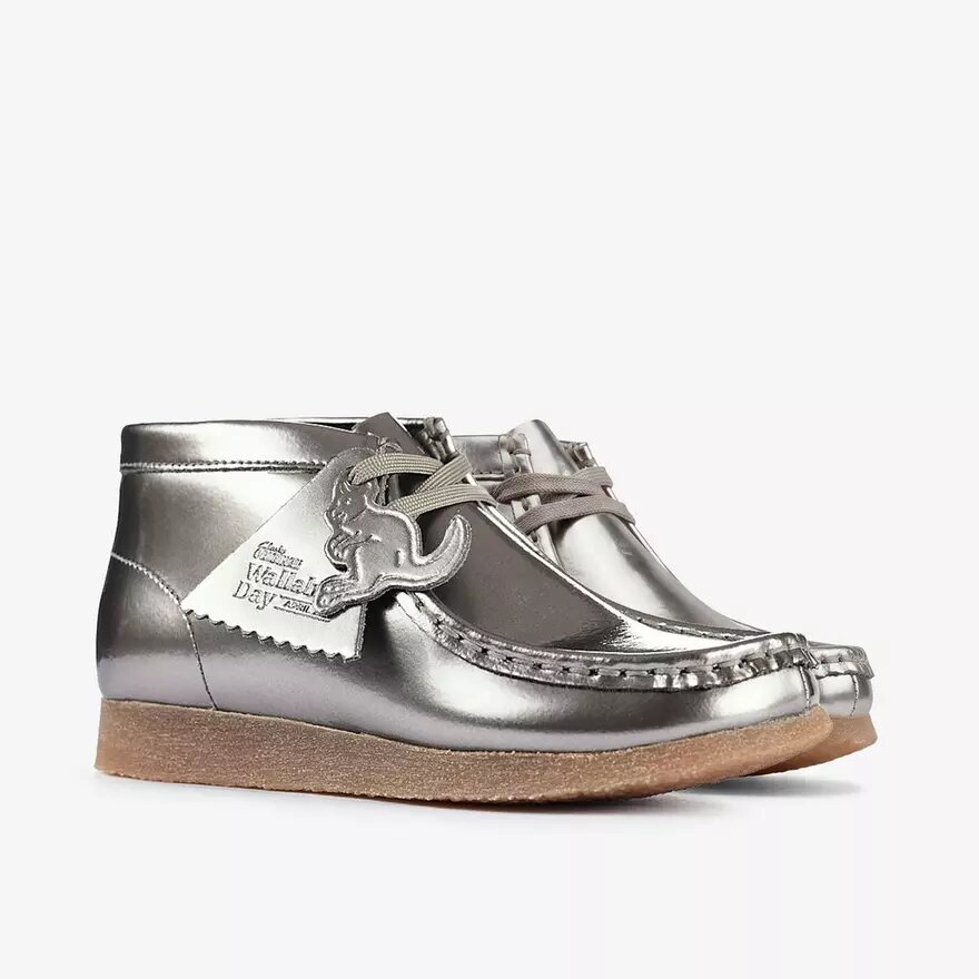 Botas Wallabee para niño: Wallabees de charol plateado para niños mayores Botas Wallabee para niño: Wallabees de charol plateado para niños mayores