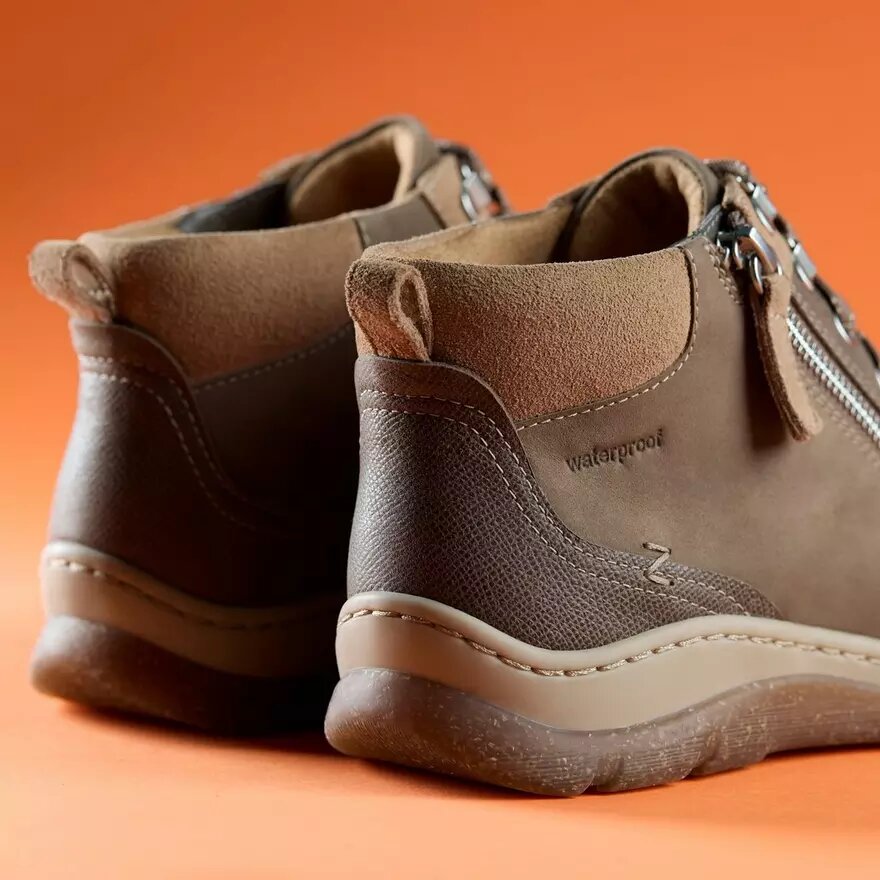 Botines Chelsea Orlene Top Wp de nubuck color arena oscuro para mujer Botines Chelsea Orlene Top Wp de nubuck color arena oscuro para mujer