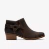 Botines de mujer Danyelle Gema en piel aceitada color topo