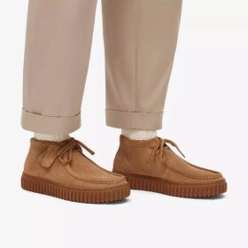 Botines Torhill Hi de ante color arena oscuro