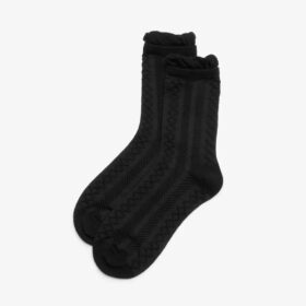 Calcetines negros con volantes