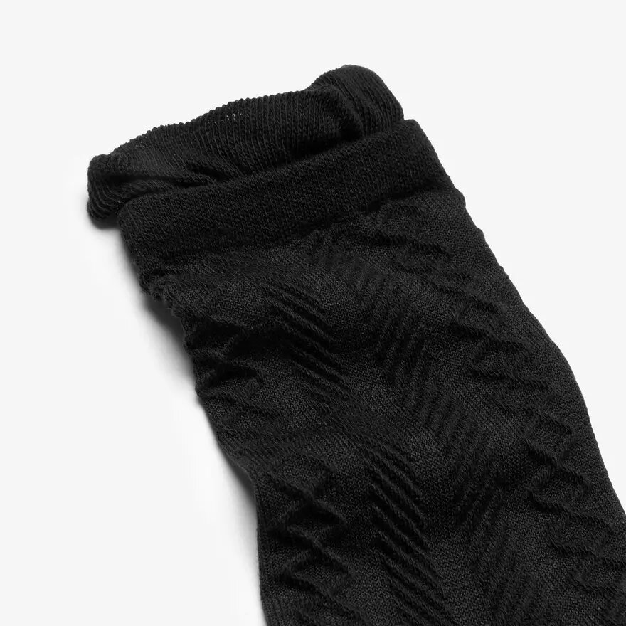 Calcetines negros con volantes Calcetines negros con volantes