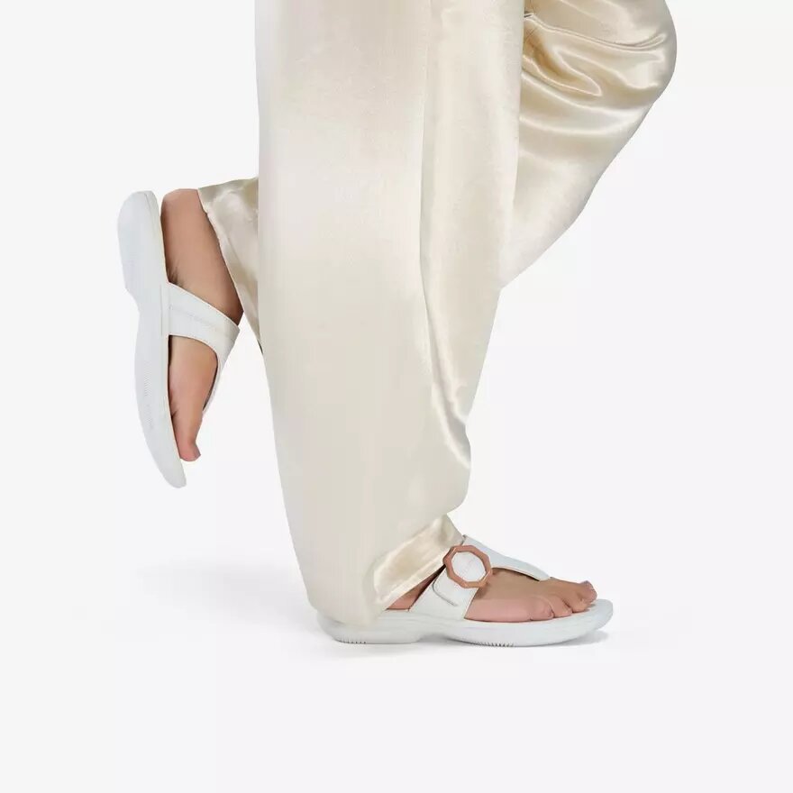 Chanclas Breeze Cove para mujer en color blanco roto Chanclas Breeze Cove para mujer en color blanco roto