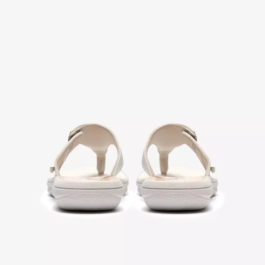 Chanclas Breeze Cove para mujer en color blanco roto Chanclas Breeze Cove para mujer en color blanco roto