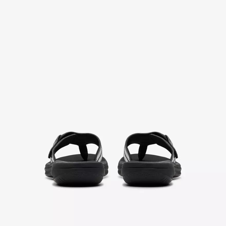 Chanclas Breeze Reyna para mujer, en charol negro, con tecnología Cloudsteppers™ Chanclas Breeze Reyna para mujer, en charol negro, con tecnología Cloudsteppers™