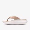 Chanclas Solevana Post para mujer en color arena Chanclas Solevana Post para mujer en color arena