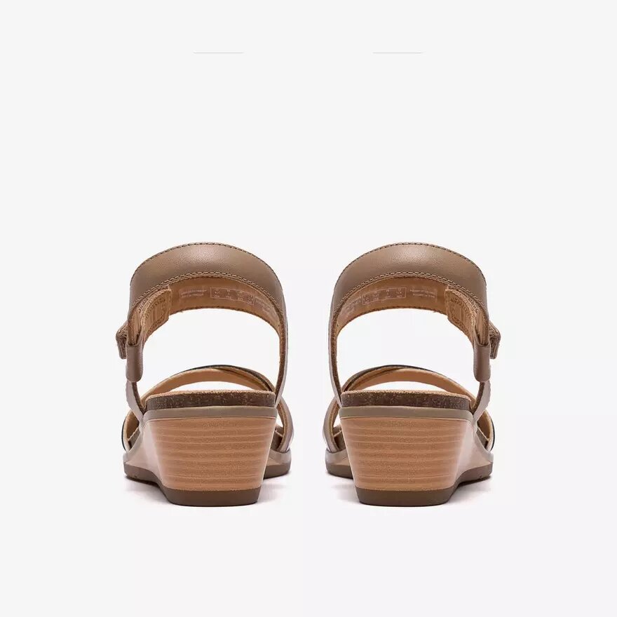 Cuñas de cuero combinadas Kacha Twist para mujer, color topo, de Us Cuñas de cuero combinadas Kacha Twist para mujer, color topo, de Us