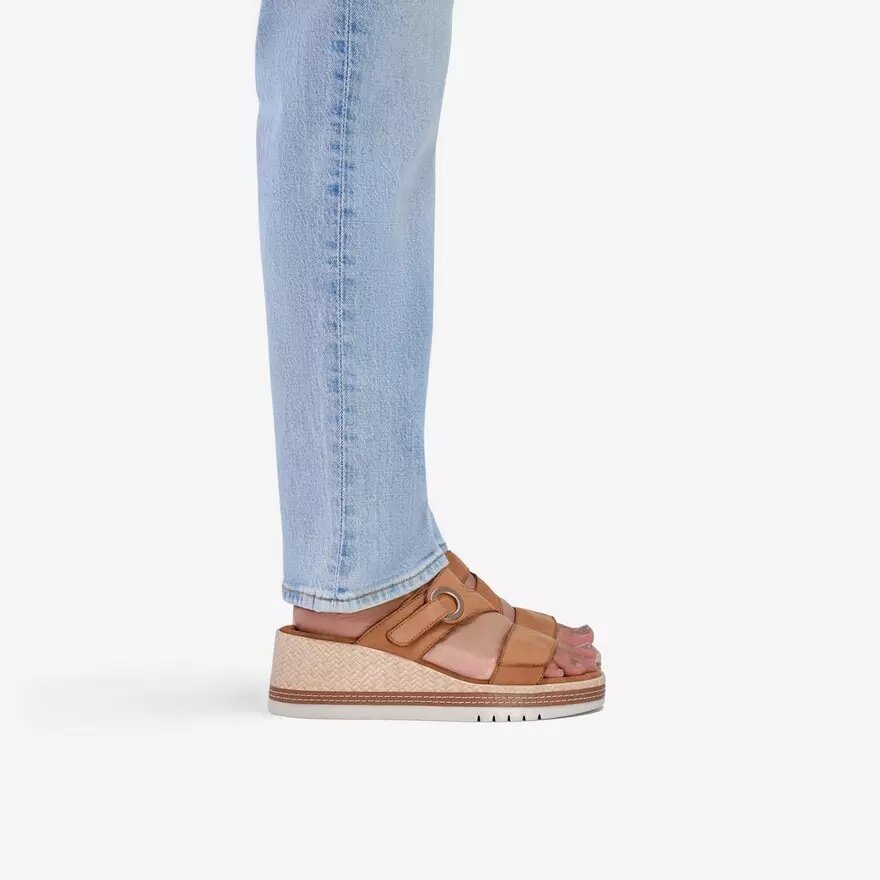 Cuñas Kidiki Cove para mujer, en nubuck color tostado Cuñas Kidiki Cove para mujer, en nubuck color tostado