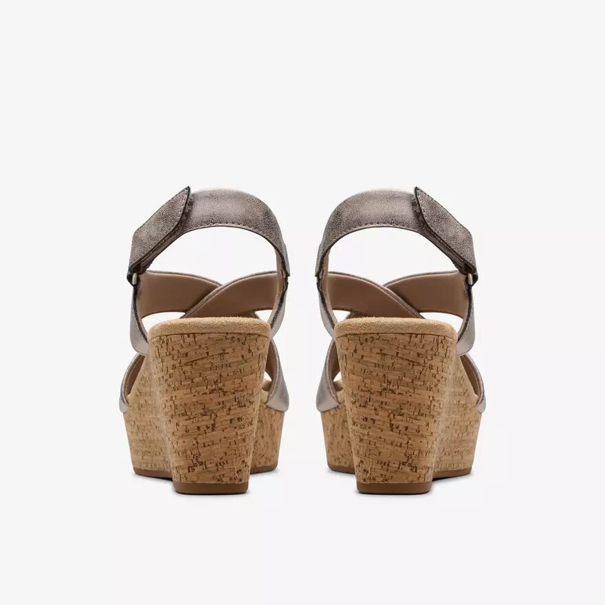 Cuñas Rose Style para mujer en color topo metalizado Cuñas Rose Style para mujer en color topo metalizado