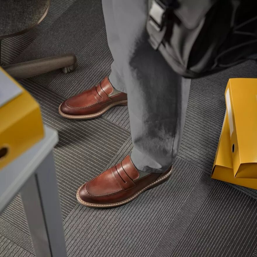 Mocasines de cuero de color tostado medio para hombre Aldwin Step Mocasines de cuero de color tostado medio para hombre Aldwin Step