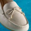Mocasines Elliotte Sail de cuero color crema para mujer