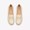 Mocasines Elliotte Sail de cuero color crema para mujer