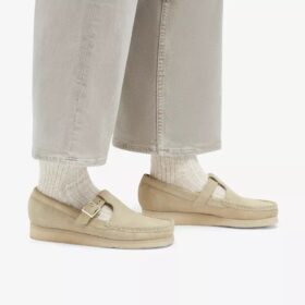 Mocasines Wallabee T-Bar de ante color arce para mujer