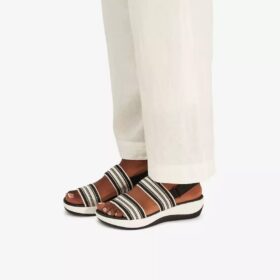 Sandalias Cloudsteppers™ Arla Stroll para mujer, negras y multicolores