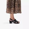 Sandalias de tacón de cuero negro Kymber Shine para mujer Sandalias de tacón de cuero negro Kymber Shine para mujer