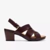Sandalias de tacón Kymber Shine de cuero marrón oscuro para mujer Sandalias de tacón Kymber Shine de cuero marrón oscuro para mujer