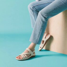 Sandalias de tiras «Cecily Strap» de cuero color crema para mujer