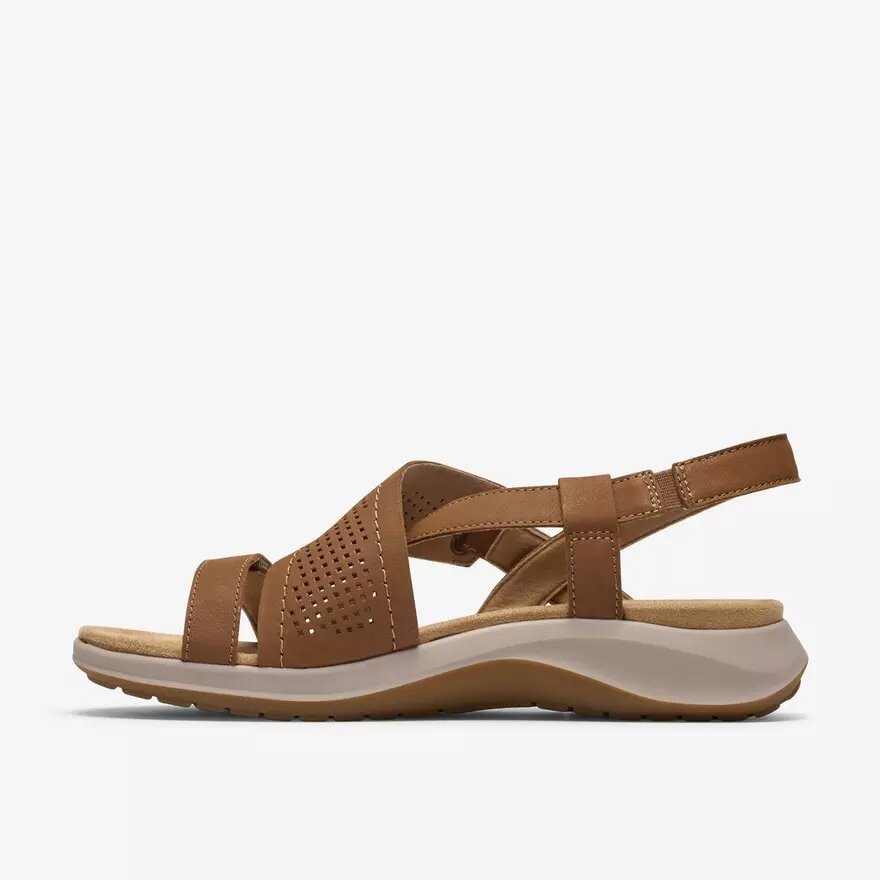 Sandalias planas de mujer Maelynn Gem en nubuck color tostado Sandalias planas de mujer Maelynn Gem en nubuck color tostado
