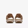 Sandalias planas de mujer Maelynn Gem en nubuck color tostado Sandalias planas de mujer Maelynn Gem en nubuck color tostado