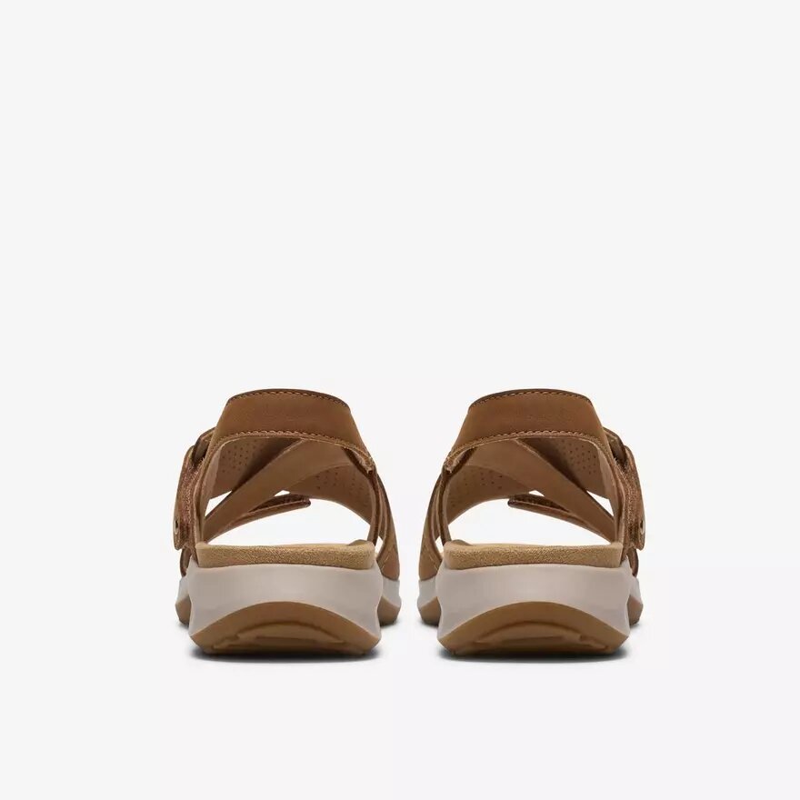 Sandalias planas de mujer Maelynn Gem en nubuck color tostado Sandalias planas de mujer Maelynn Gem en nubuck color tostado