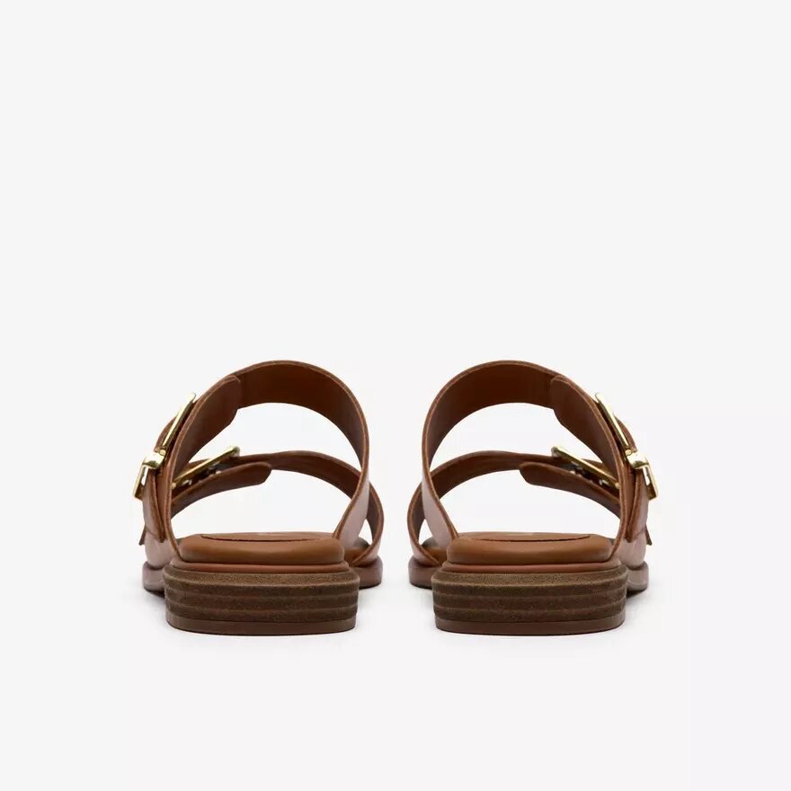 Sandalias planas de piel color tostado Ariany Bay para mujer Sandalias planas de piel color tostado Ariany Bay para mujer