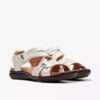 Sandalias planas de piel en color blanco roto «Kitly Ave» para mujer Sandalias planas de piel en color blanco roto «Kitly Ave» para mujer