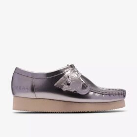 Wallabee 2604 para mujer: Wallabees de charol plateado