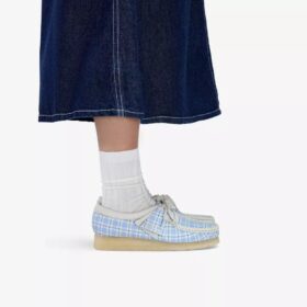 Wallabee para mujer con estampado de cuadros azules