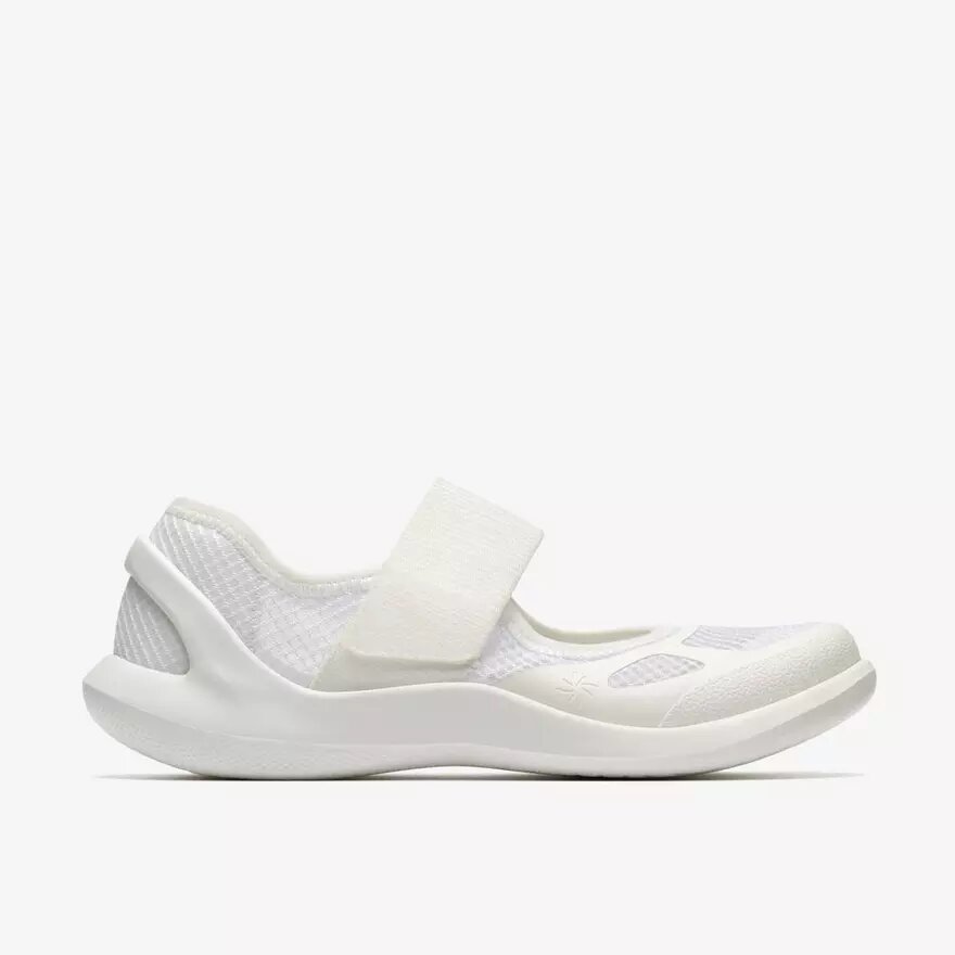 Zapatillas blancas con correa Solevana para mujer Zapatillas blancas con correa Solevana para mujer