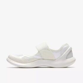 Zapatillas blancas con correa Solevana para mujer