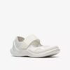 Zapatillas blancas con correa Solevana para mujer Zapatillas blancas con correa Solevana para mujer