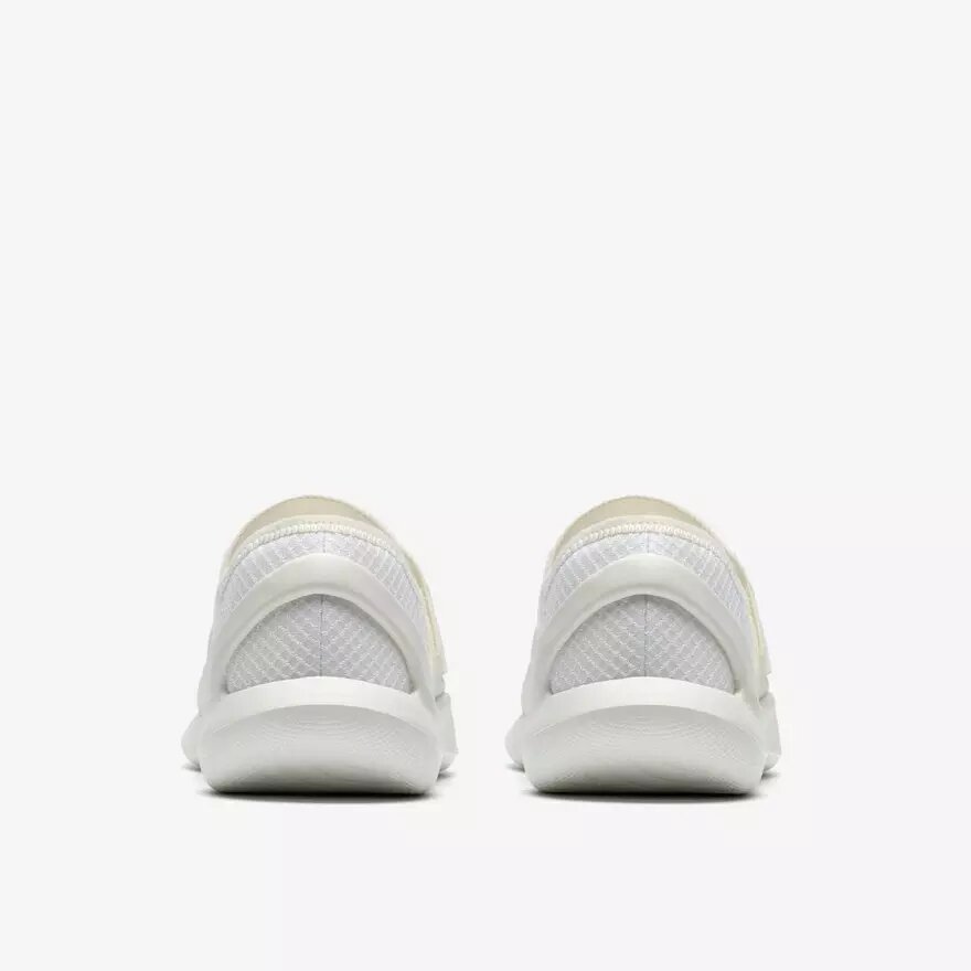 Zapatillas blancas con correa Solevana para mujer Zapatillas blancas con correa Solevana para mujer