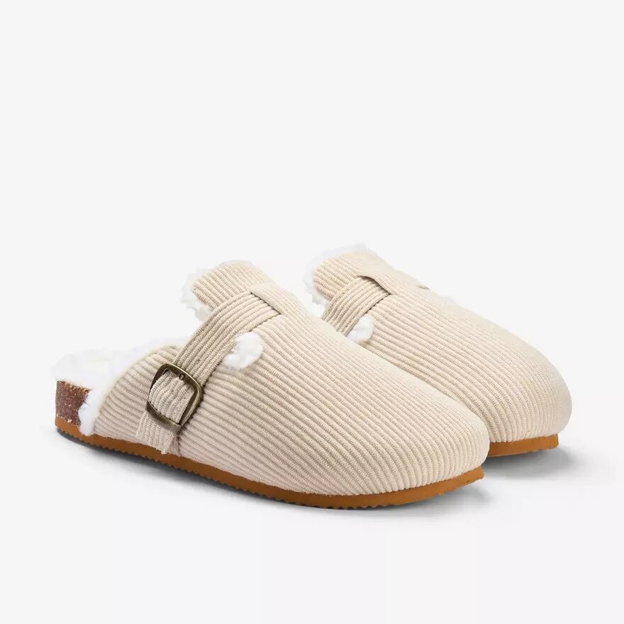 Zapatillas de mujer Cory Buckle en color caqui Zapatillas de mujer Cory Buckle en color caqui
