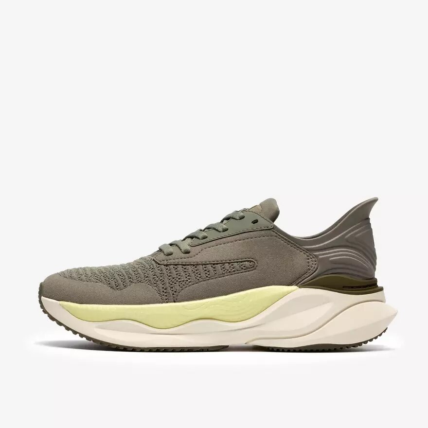 Zapatillas de paseo Pace Walk para hombre en color salvia Zapatillas de paseo Pace Walk para hombre en color salvia