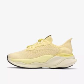 Zapatillas Pace Rise para mujer en amarillo pálido Us