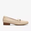 Zapatillas slip-on de piel color crema Juliet Mia para mujer