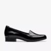 Zapatillas slip-on Krystine Lily de charol negro para mujer Zapatillas slip-on Krystine Lily de charol negro para mujer