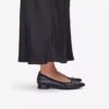 Zapatillas slip-on Natalyn de cuero negro oscuro para mujer Zapatillas slip-on Natalyn de cuero negro oscuro para mujer
