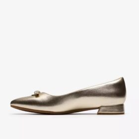 Zapatillas slip-on Natalyn Trim doradas metalizadas para mujer | Clark