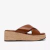 Zapatos de cuñas Tessiah Mule2 para mujer, en piel color tostado Zapatos de cuñas Tessiah Mule2 para mujer, en piel color tostado
