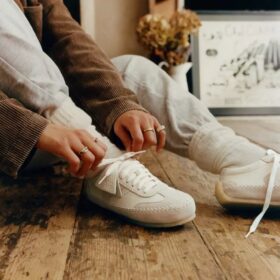 Zapatos de mujer Tor Low de ante blanco roto con cordones