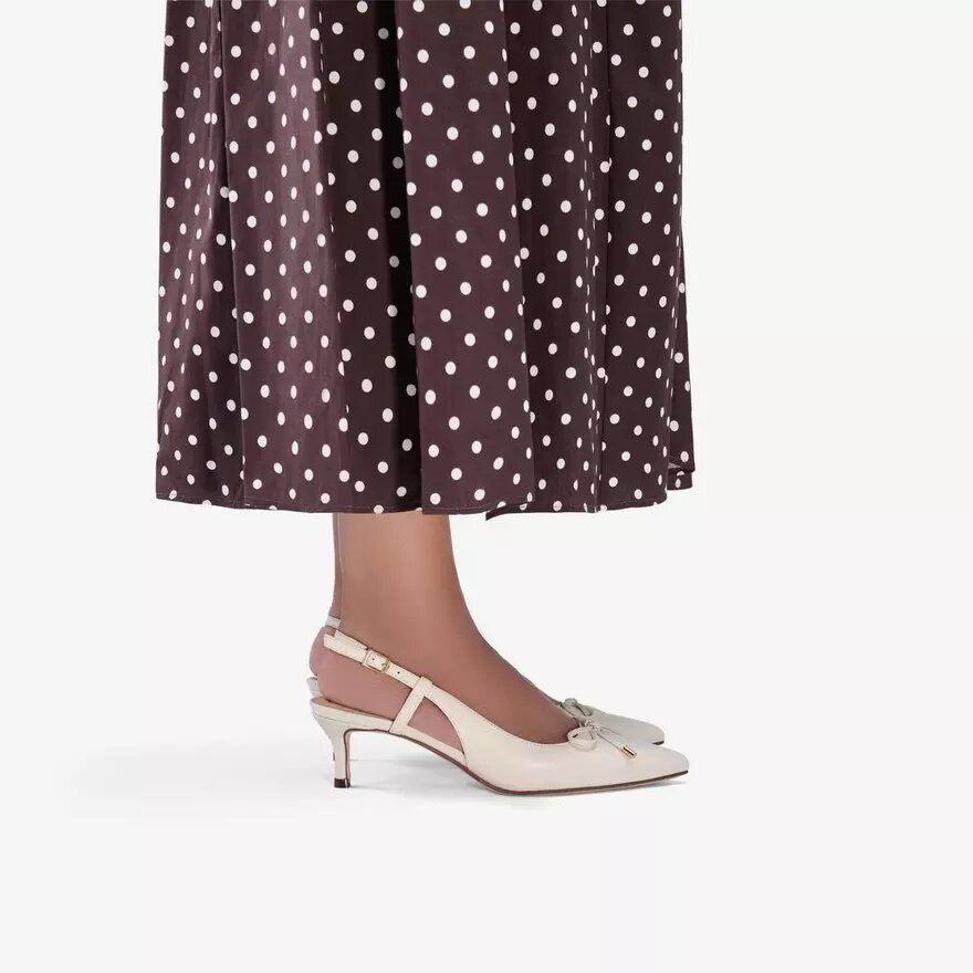 Zapatos de salón con lazo Zarey de piel color crema para mujer Zapatos de salón con lazo Zarey de piel color crema para mujer