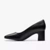 Zapatos de salón Fernie Court de piel negra para mujer, EE. UU. Zapatos de salón Fernie Court de piel negra para mujer, EE. UU.