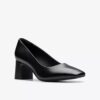 Zapatos de salón Fernie Court de piel negra para mujer, EE. UU. Zapatos de salón Fernie Court de piel negra para mujer, EE. UU.