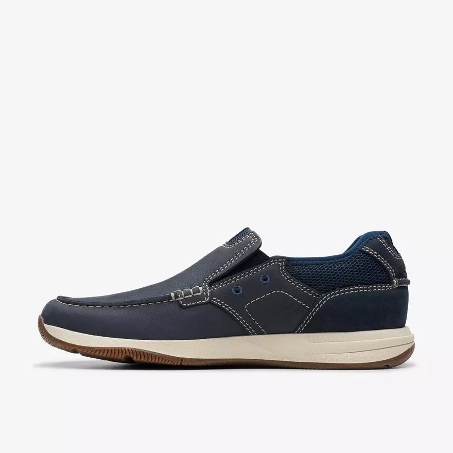 Zapatos náuticos sin cordones Sailview Step en nubuck azul marino, en forma de zapatillas slip-on para hombre Zapatos náuticos sin cordones Sailview Step en nubuck azul marino, en forma de zapatillas slip-on para hombre