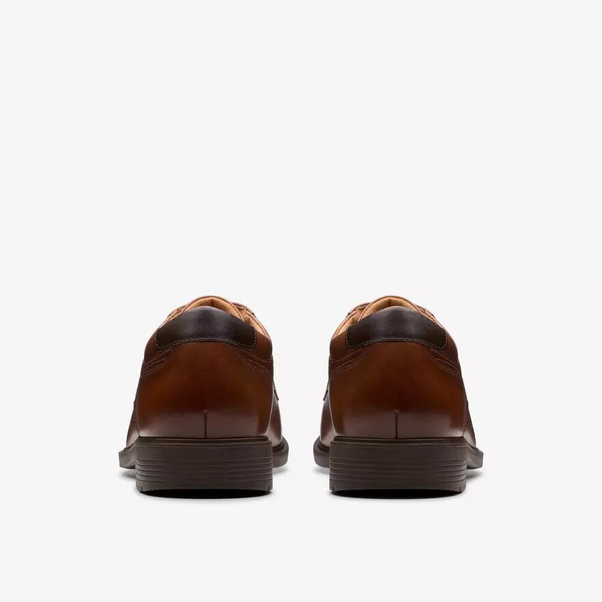 Zapatos Oxford Eldredge Cap de cuero marrón oscuro para hombre | Clark’s Zapatos Oxford Eldredge Cap de cuero marrón oscuro para hombre | Clark’s