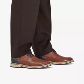 Zapatos Oxford Monahan de cuero liso color tostado para hombre | Clark’s