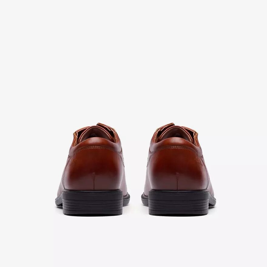 Zapatos Oxford Steadwell Cap para hombre, de piel en tono marrón oscuro Zapatos Oxford Steadwell Cap para hombre, de piel en tono marrón oscuro